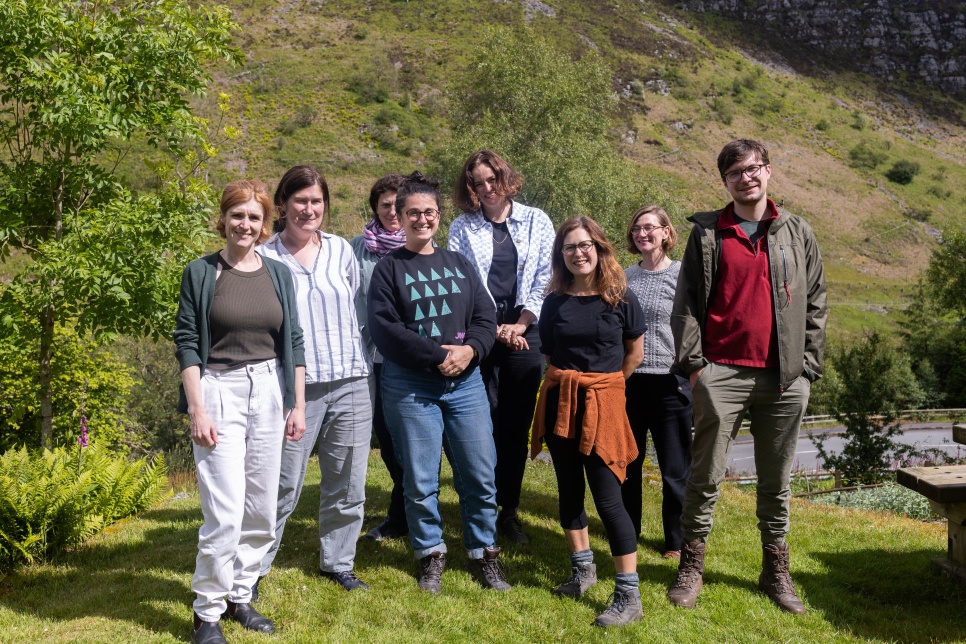 Photograph of the eight artists participating in the Future Wales Fellowship / Ffotograff o'r wyth artist sy'n cymryd rhan yng Nghymrodoriaeth Cymru'r Dyfodol